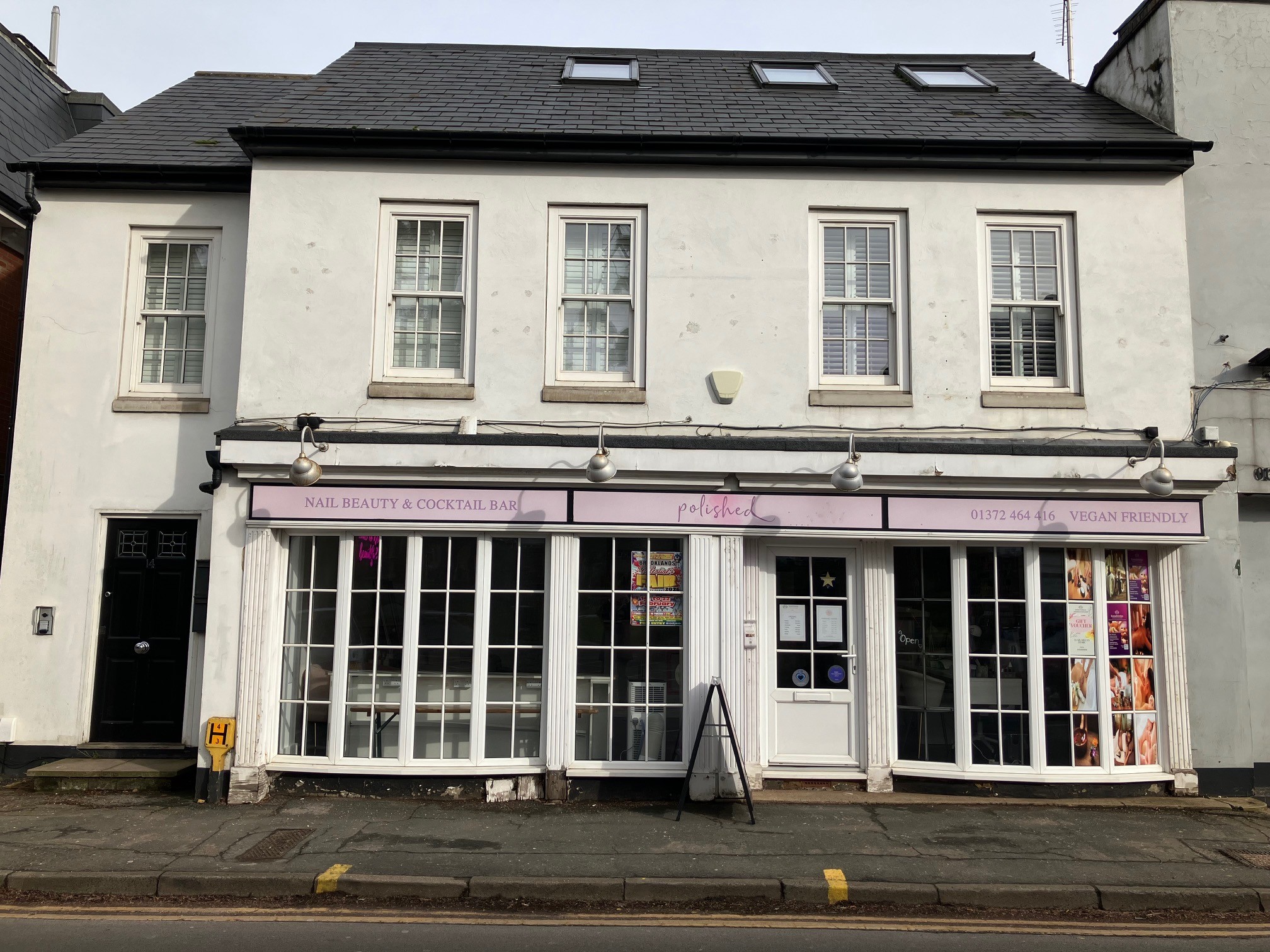 Property 3376 in Esher, Surrey