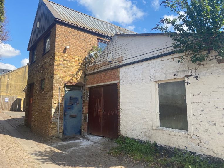 Property 2934 in Surbiton, SurreyFranklin Commercial