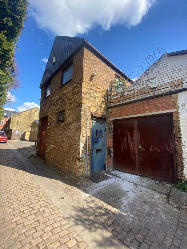 Property 2934 in Surbiton, SurreyFranklin Commercial