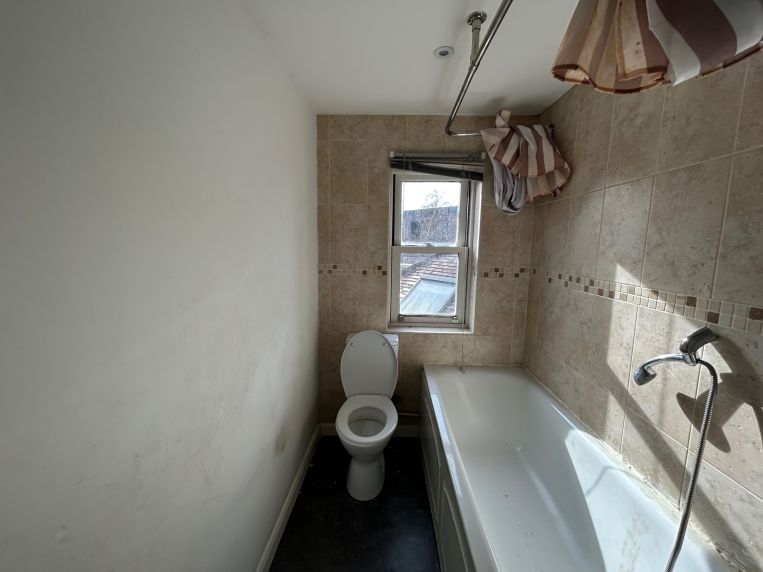 Property 3080 in Chertsey, SurreyFranklin Commercial