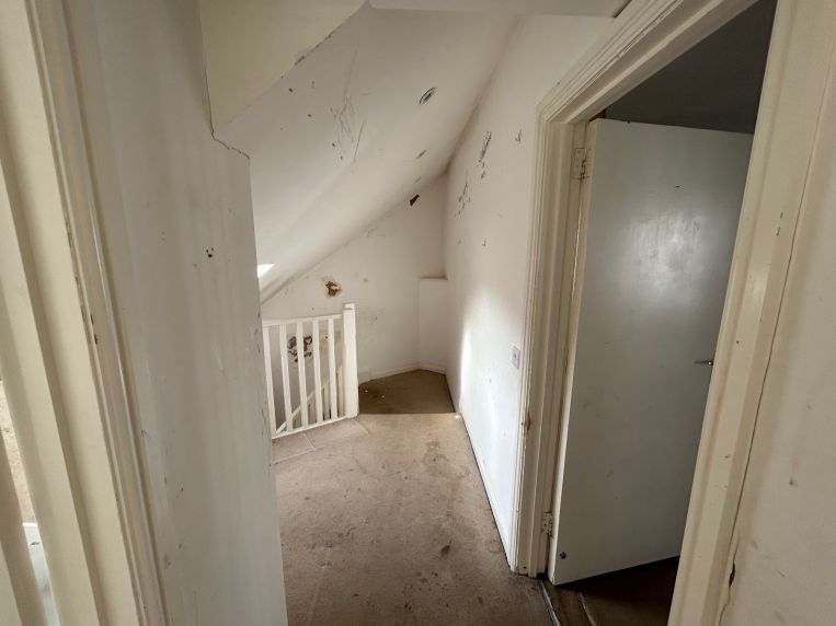 Property 3080 in Chertsey, SurreyFranklin Commercial