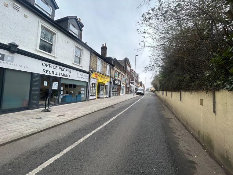 Property 3191 in Woking, SurreyFranklin Commercial