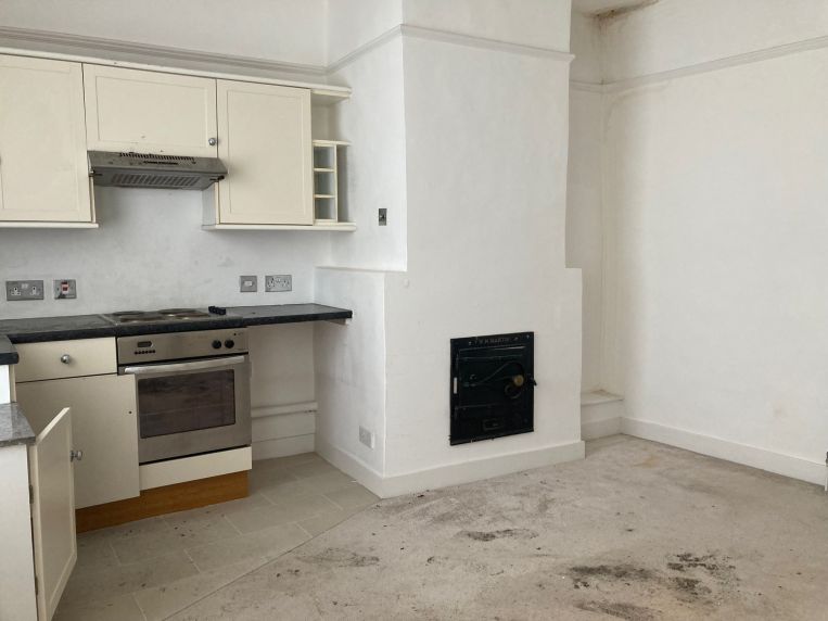 Property 3080 in Chertsey, SurreyFranklin Commercial