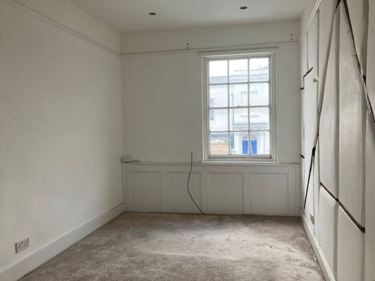 Property 3080 in Chertsey, SurreyFranklin Commercial