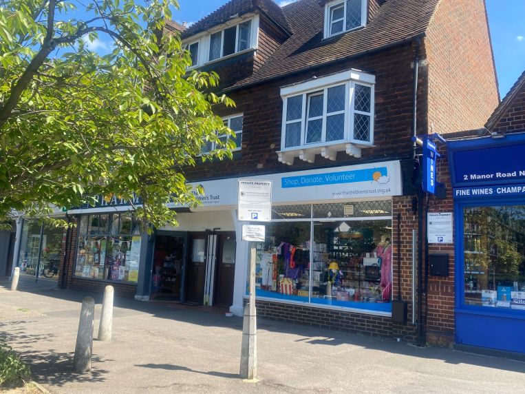 Property 3028 in Hinchley Wood, SurreyFranklin Commercial