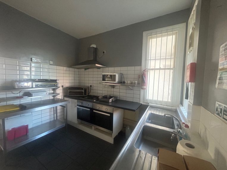 Property 3192 in Chertsey, SurreyFranklin Commercial