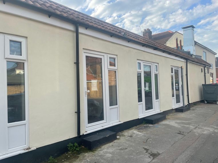 Property 3050 in Walton On Thames, SurreyFranklin Commercial