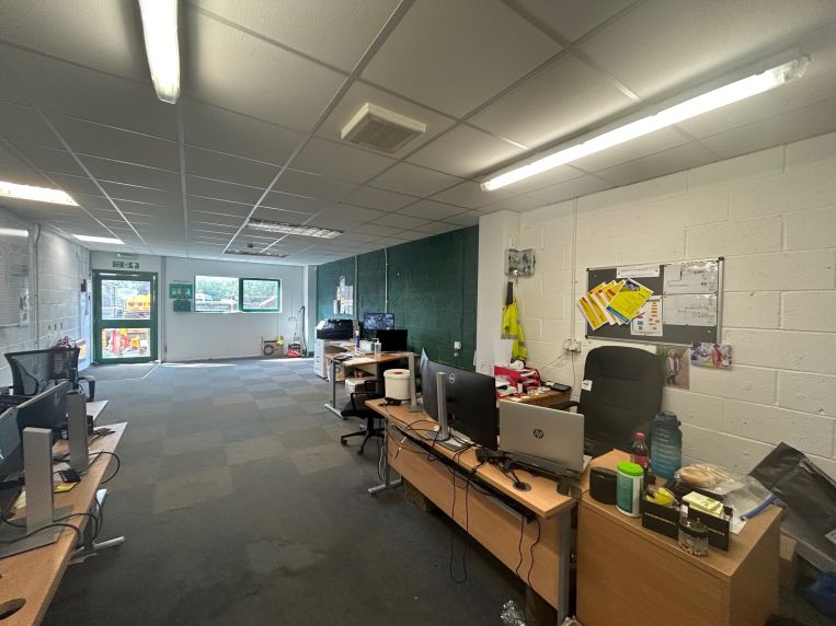 Property 3117 in Godalming, SurreyFranklin Commercial